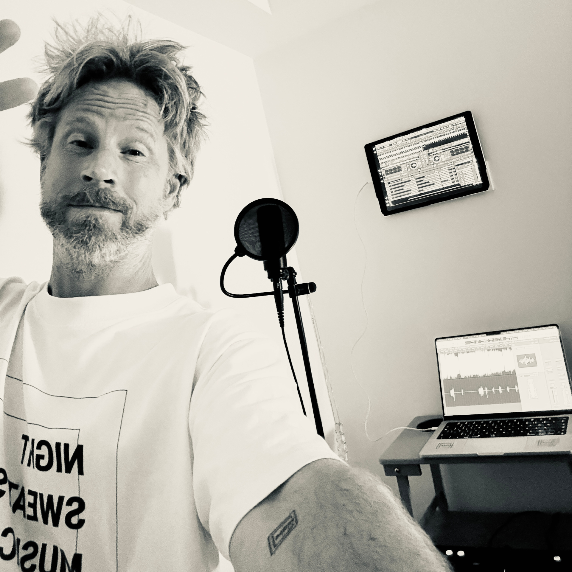 Radio Shows — Radio Shows · Curate. Hot Sizzlers is my weekly radio show — a hand-picked selection of new music connecting soulful sounds, global rhythms and contemporary dancefloor culture.